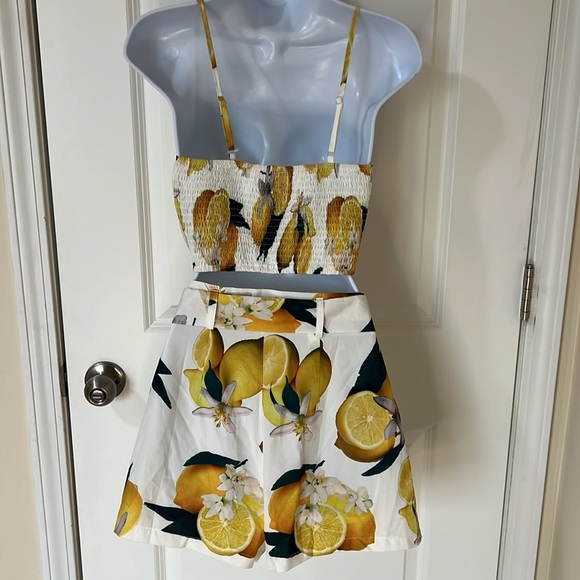 NWOT, Small Women's 2 Piece Outfit, crop top and shorts - Picture 6 of 10